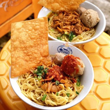 Bakso & Mie Ayam Pak Polo: Rasa yang Menggigit Hati di Cilacap